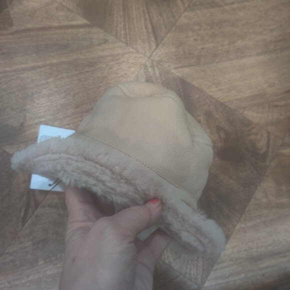 YVES SALOMON Shearling  bucket Hat One Size Reversible  New $393.00 main image 4